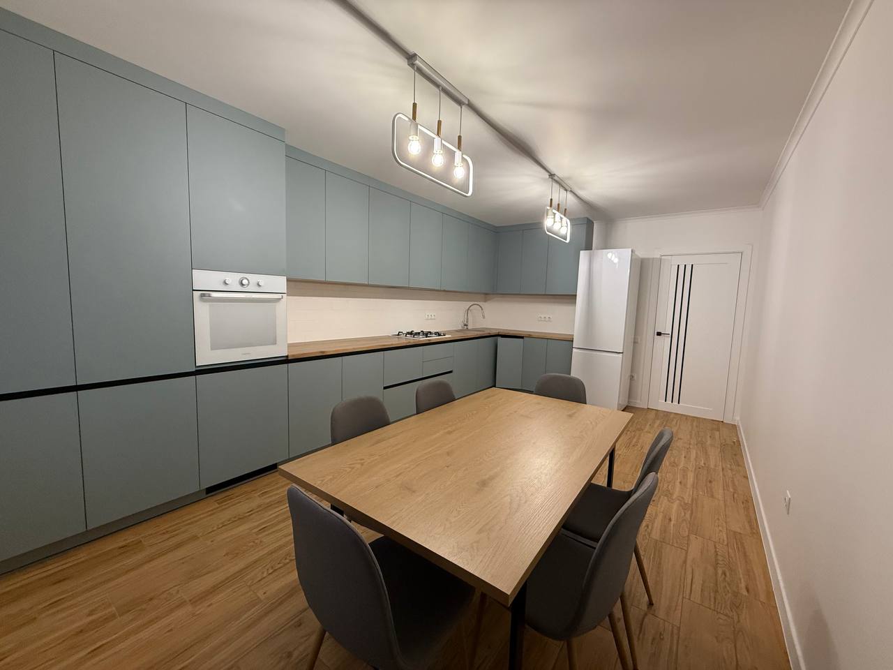 photo_2025-11-06_10-43-32